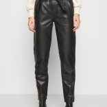 Ženske kožne pantalone Nago