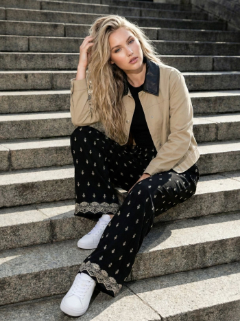 Ženske pantalone Willa