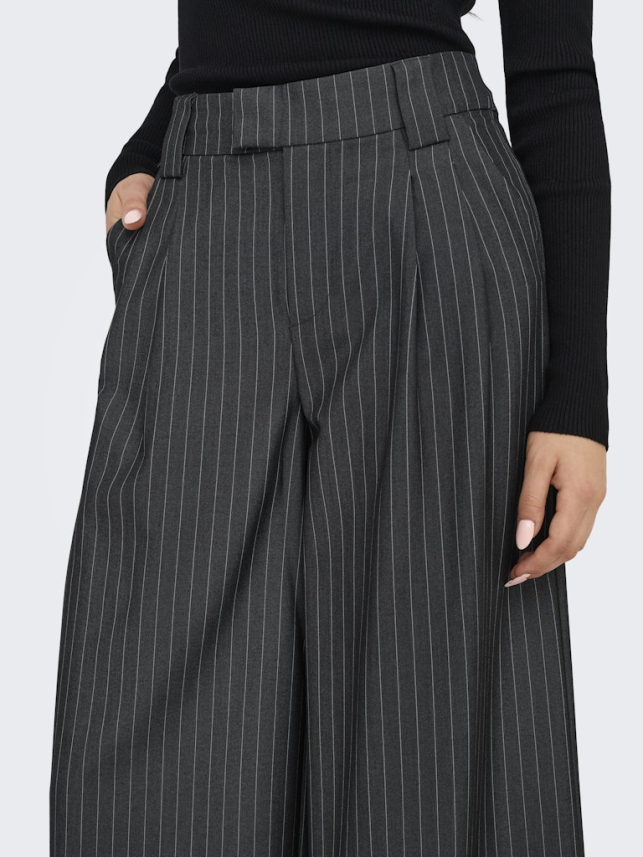 Ženske pantalone Nisa